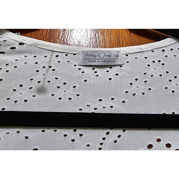 Haley & June White Cropped Long-Sleeve Eyelet Top W/ Ruched Drawstring Front Med - Picture 4 of 7